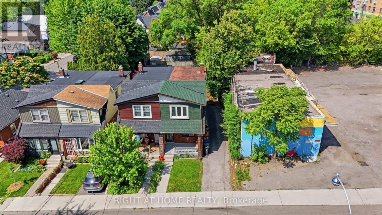 204 HIGHFIELD ROAD, Toronto (Greenwood-Coxwell), Ontario, M4L2V3