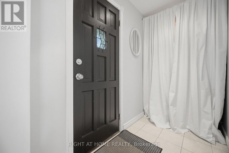 18 VANBRUGH AVENUE, Toronto (Birchcliffe-Cliffside), Ontario, M1N3S9