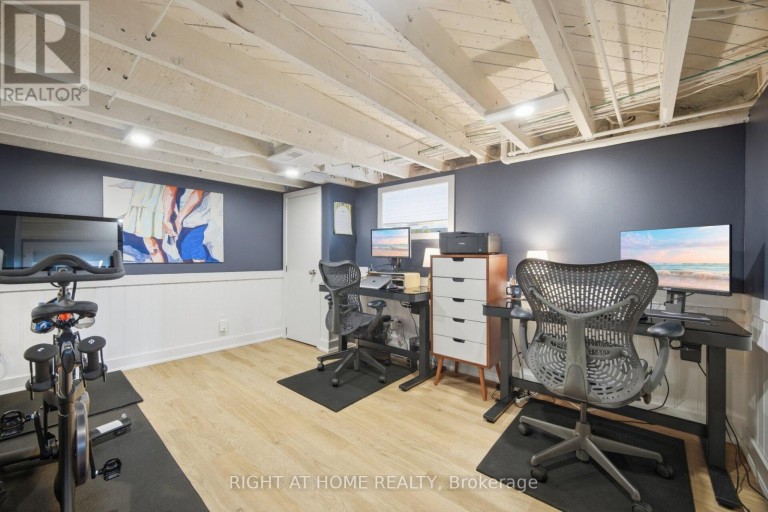 18 VANBRUGH AVENUE, Toronto (Birchcliffe-Cliffside), Ontario, M1N3S9