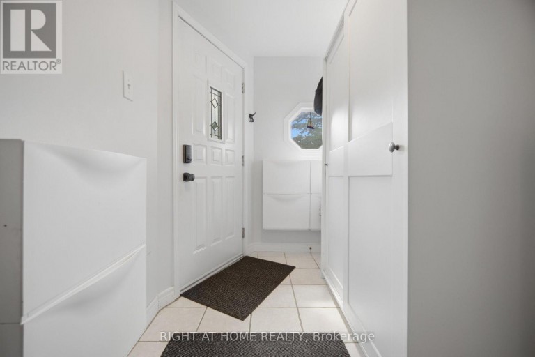 18 VANBRUGH AVENUE, Toronto (Birchcliffe-Cliffside), Ontario, M1N3S9