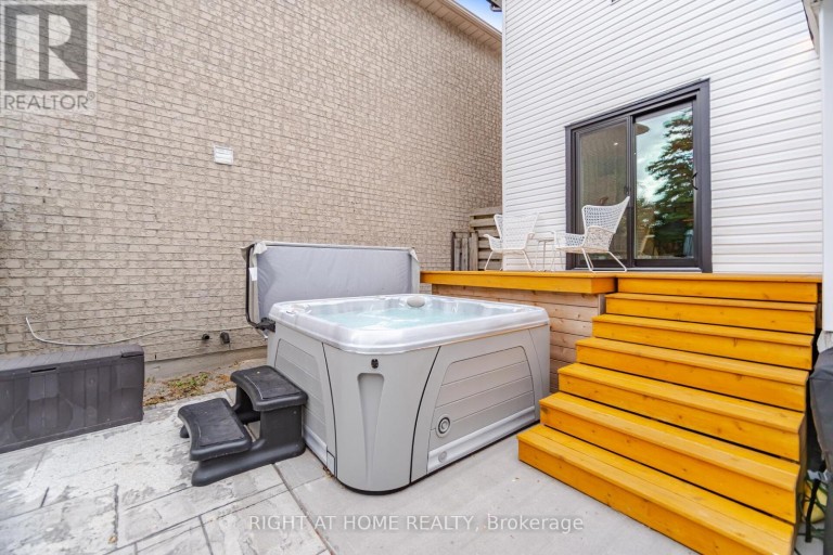 18 VANBRUGH AVENUE, Toronto (Birchcliffe-Cliffside), Ontario, M1N3S9