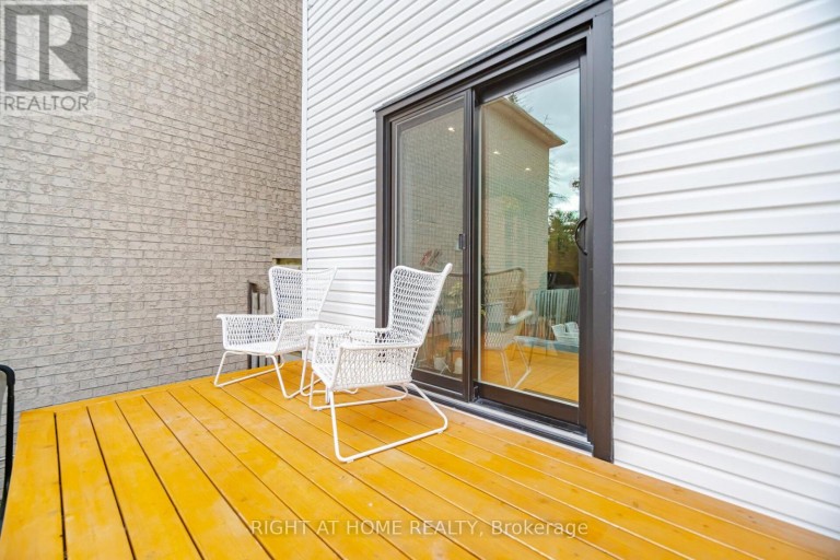 18 VANBRUGH AVENUE, Toronto (Birchcliffe-Cliffside), Ontario, M1N3S9