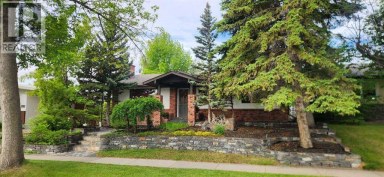 9415 Fairmount Drive SE Calgary Alberta photo 1