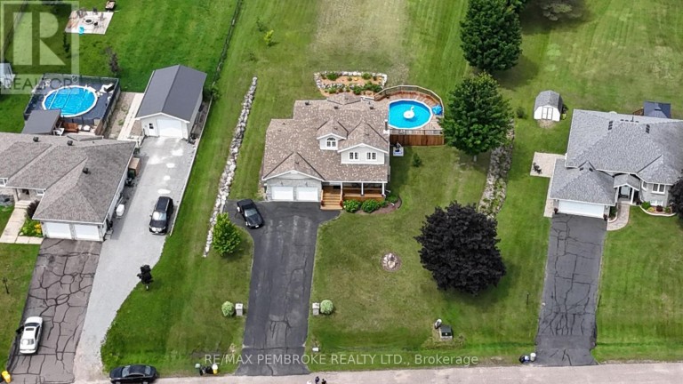 9 HERON DRIVE, Laurentian Valley, Ontario, K8A8N8