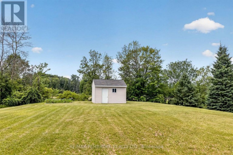 9 HERON DRIVE, Laurentian Valley, Ontario, K8A8N8