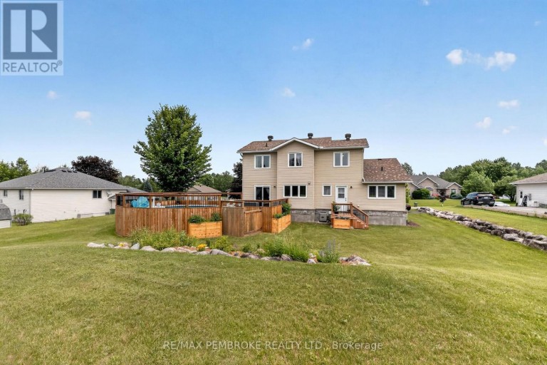 9 HERON DRIVE, Laurentian Valley, Ontario, K8A8N8