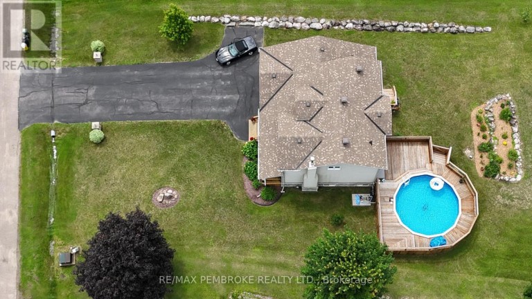9 HERON DRIVE, Laurentian Valley, Ontario, K8A8N8