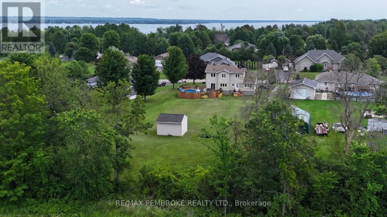 9 HERON DRIVE, Laurentian Valley, Ontario, K8A8N8