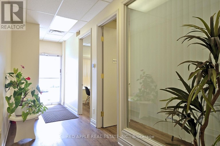 15 - 3045 SOUTHCREEK ROAD, Mississauga (Dixie), Ontario, L4X2E9