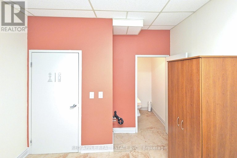 15 - 3045 SOUTHCREEK ROAD, Mississauga (Dixie), Ontario, L4X2E9