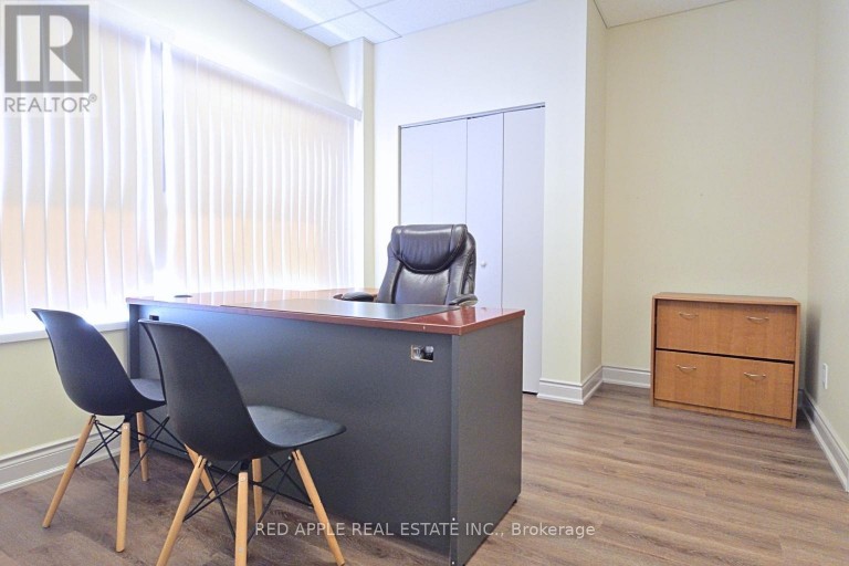 15 - 3045 SOUTHCREEK ROAD, Mississauga (Dixie), Ontario, L4X2E9