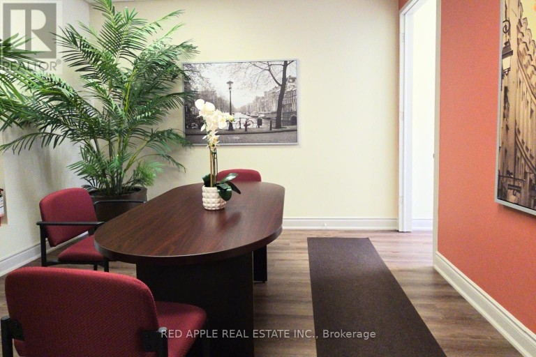 15 - 3045 SOUTHCREEK ROAD, Mississauga (Dixie), Ontario, L4X2E9