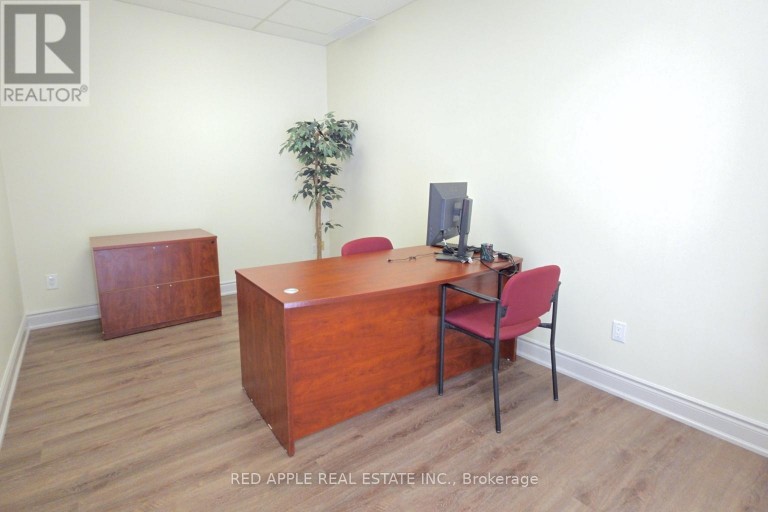 15 - 3045 SOUTHCREEK ROAD, Mississauga (Dixie), Ontario, L4X2E9