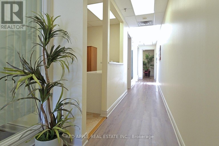 15 - 3045 SOUTHCREEK ROAD, Mississauga (Dixie), Ontario, L4X2E9