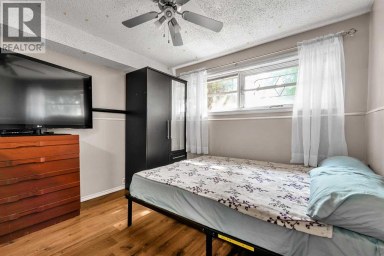 215 ERIN WOODS Drive SE Calgary Alberta photo 17