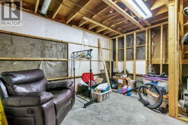 215 ERIN WOODS Drive SE Calgary Alberta photo 22