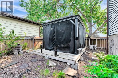 215 ERIN WOODS Drive SE Calgary Alberta photo 25