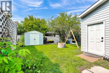 215 ERIN WOODS Drive SE Calgary Alberta photo 26