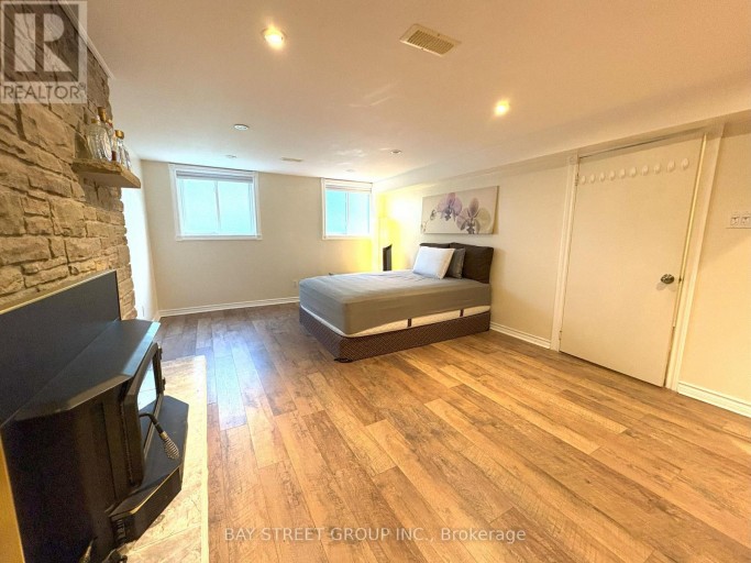 238 THE WEST MALL, Toronto (Markland Wood), Ontario, M9C1C5