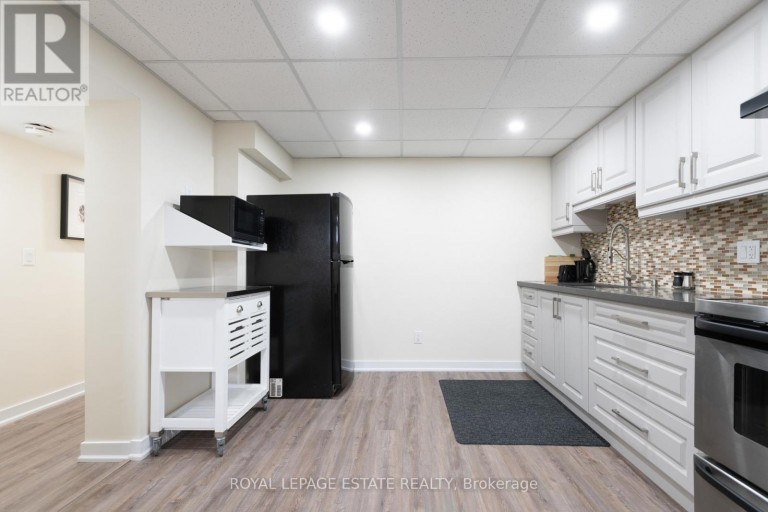 5 BARLOW ROAD, Toronto (Woburn), Ontario, M1G2B3