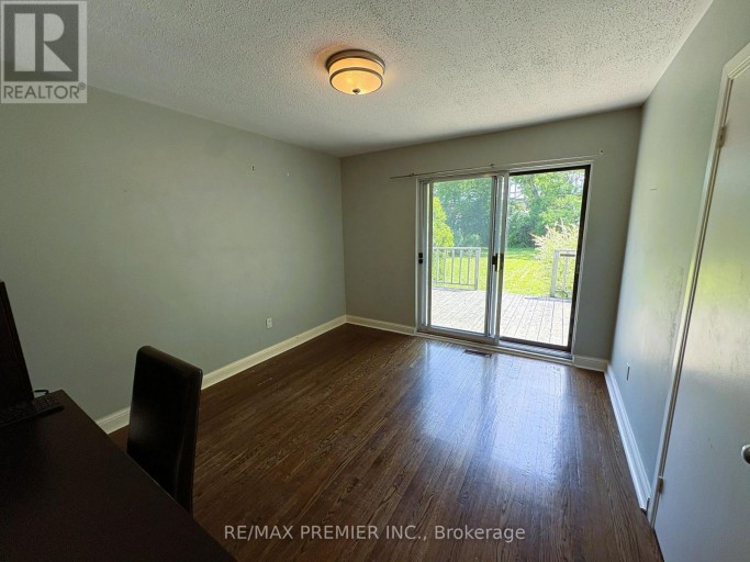 2979 WESTON ROAD, Toronto (Humberlea-Pelmo Park), Ontario, M9M2T1