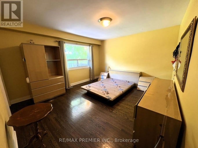 2979 WESTON ROAD, Toronto (Humberlea-Pelmo Park), Ontario, M9M2T1