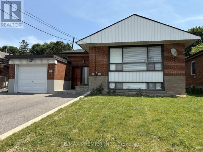 2979 WESTON ROAD, Toronto (Humberlea-Pelmo Park), Ontario, M9M2T1