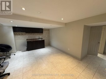 2979 WESTON ROAD Toronto (Humberlea-Pelmo Park) Ontario photo 20