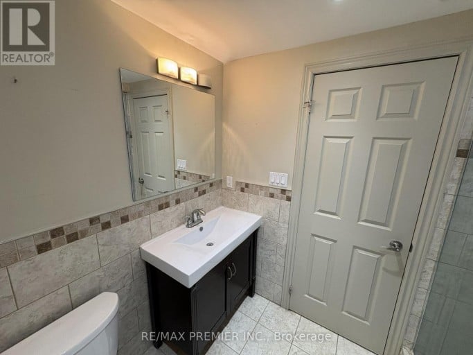 2979 WESTON ROAD, Toronto (Humberlea-Pelmo Park), Ontario, M9M2T1