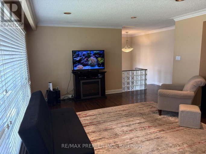 2979 WESTON ROAD, Toronto (Humberlea-Pelmo Park), Ontario, M9M2T1