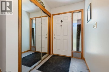 25 LAKEVIEW Avenue Port Dover Ontario photo 13