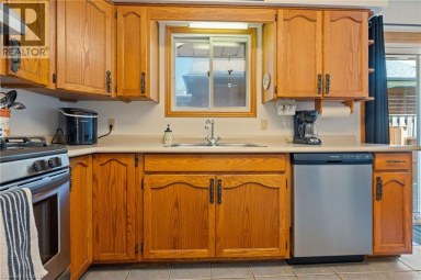 25 LAKEVIEW Avenue Port Dover Ontario photo 14
