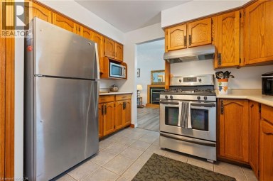25 LAKEVIEW Avenue Port Dover Ontario photo 15