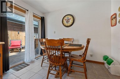 25 LAKEVIEW Avenue Port Dover Ontario photo 16