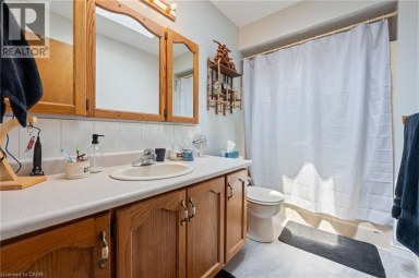 25 LAKEVIEW Avenue Port Dover Ontario photo 17
