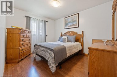 25 LAKEVIEW Avenue Port Dover Ontario photo 19