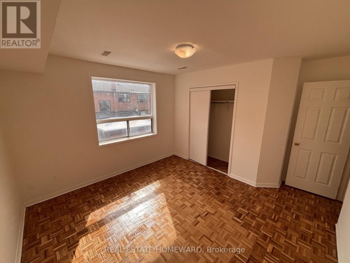 UPPER - 879A WILSON AVENUE, Toronto (Downsview-Roding-CFB), Ontario, M3K1E6