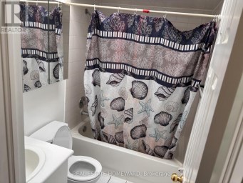 UPPER - 879A WILSON AVENUE Toronto (Downsview-Roding-CFB) Ontario photo 7