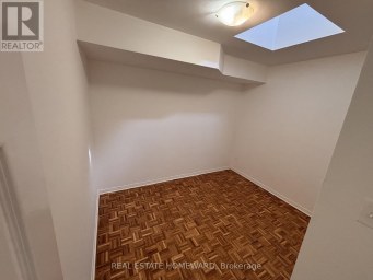 UPPER - 879A WILSON AVENUE Toronto (Downsview-Roding-CFB) Ontario photo 9