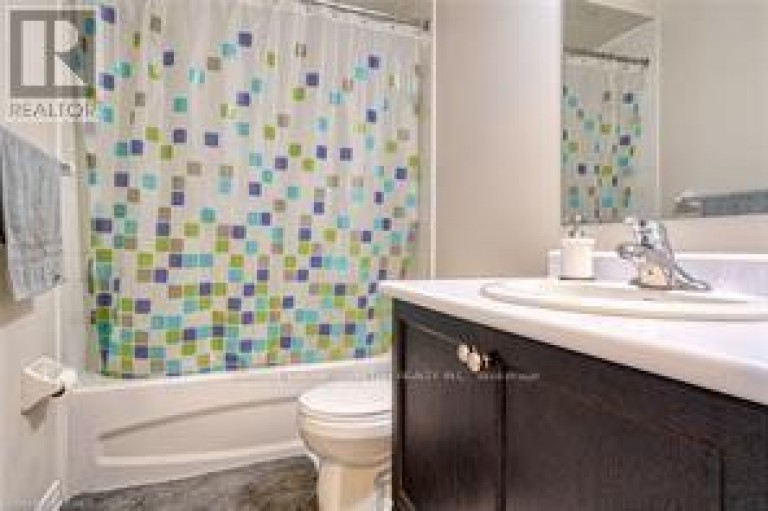 204 - 272 GEORGIAN DRIVE, Oakville (RO River Oaks), Ontario, L6H0K4