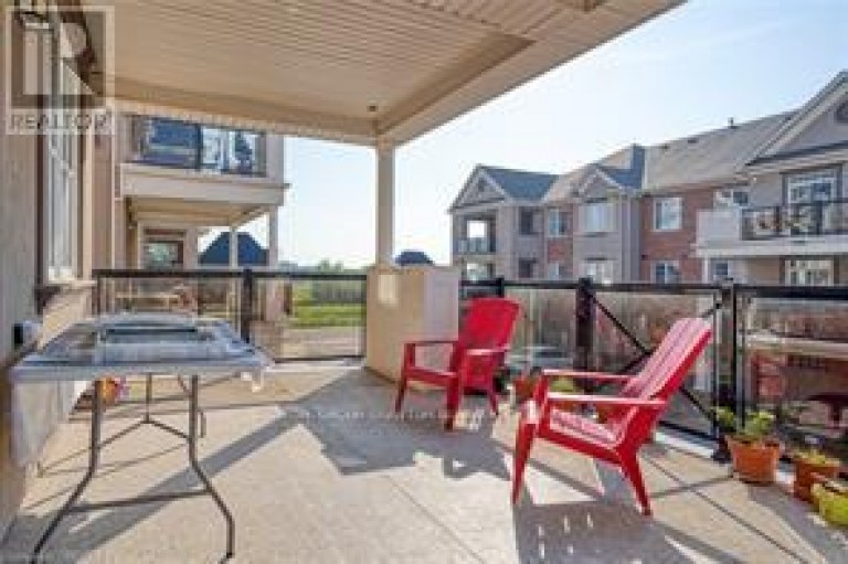 204 - 272 GEORGIAN DRIVE, Oakville (RO River Oaks), Ontario, L6H0K4