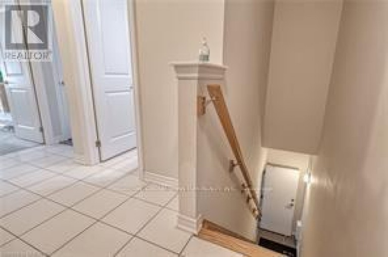 204 - 272 GEORGIAN DRIVE, Oakville (RO River Oaks), Ontario, L6H0K4