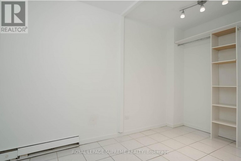 111 - 70 OLD SHEPPARD AVENUE, Toronto (Pleasant View), Ontario, M2J3L6