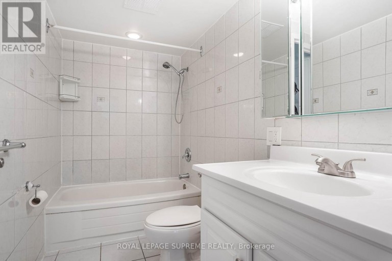 111 - 70 OLD SHEPPARD AVENUE, Toronto (Pleasant View), Ontario, M2J3L6