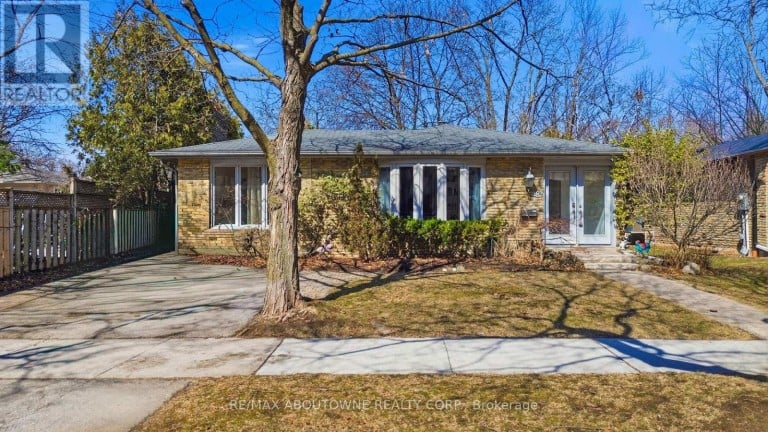 481 ANTHONY DRIVE, Oakville (OO Old Oakville), Ontario, L6J2K6