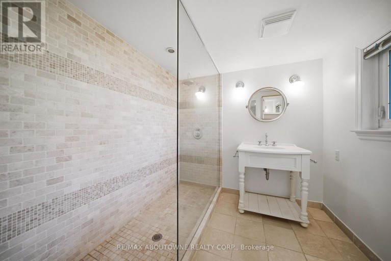 481 ANTHONY DRIVE, Oakville (OO Old Oakville), Ontario, L6J2K6