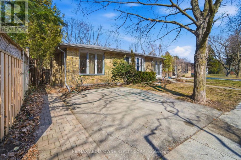481 ANTHONY DRIVE, Oakville (OO Old Oakville), Ontario, L6J2K6