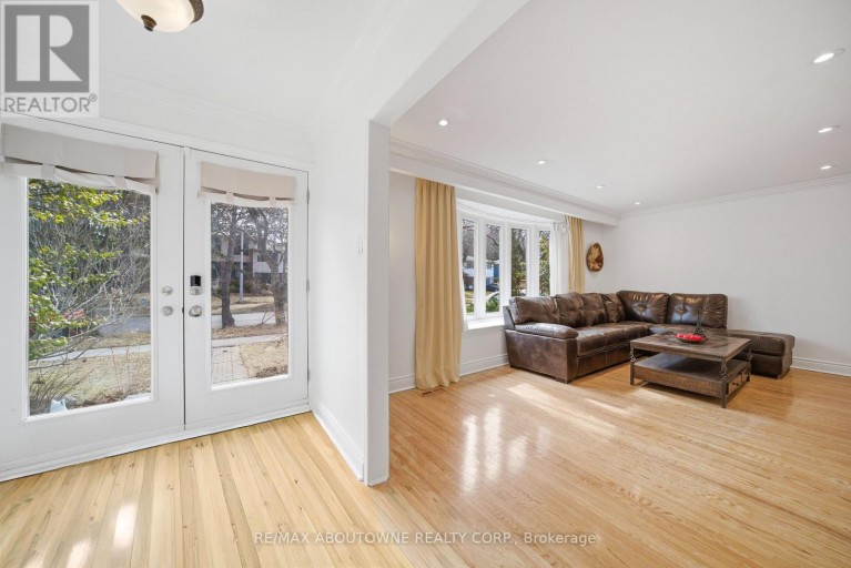 481 ANTHONY DRIVE, Oakville (OO Old Oakville), Ontario, L6J2K6