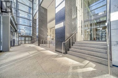 2703 - 488 UNIVERSITY AVENUE Toronto (Kensington-Chinatown) Ontario photo 2