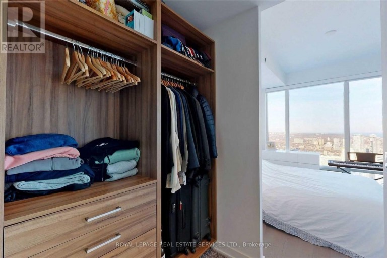2703 - 488 UNIVERSITY AVENUE, Toronto (Kensington-Chinatown), Ontario, M5G0C1